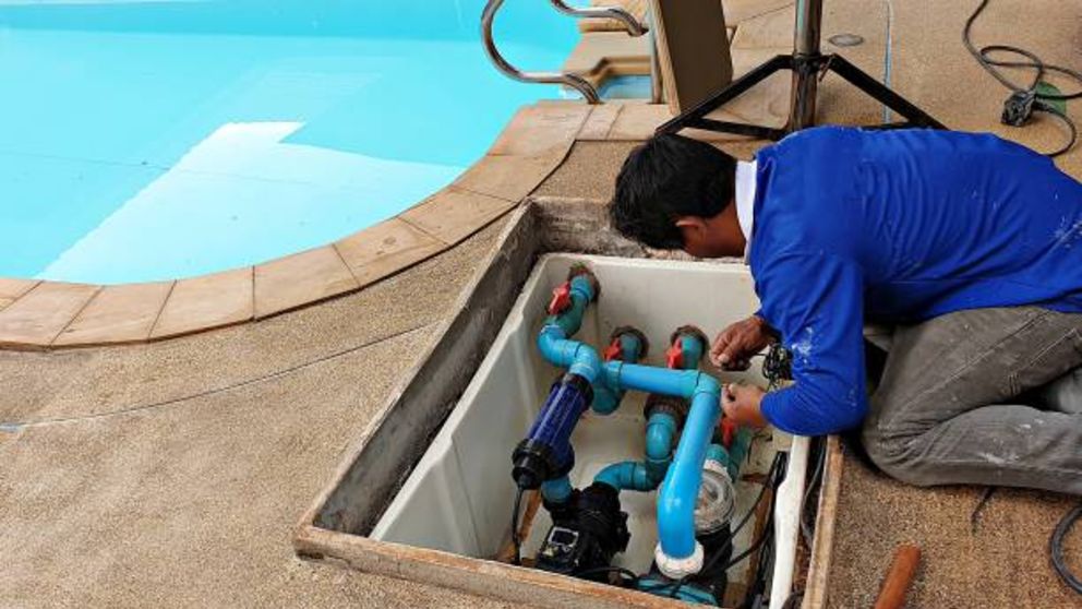 Reparación de fugas de agua en piscinas en Valencia